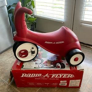 Radio Flyer Scoot 2 Pedal Red Scooter Ages 1-3